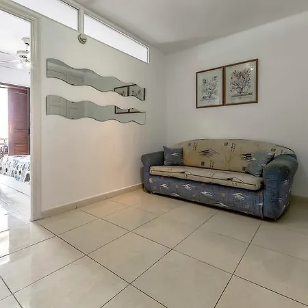 Las Americas 11pro3 ארונה